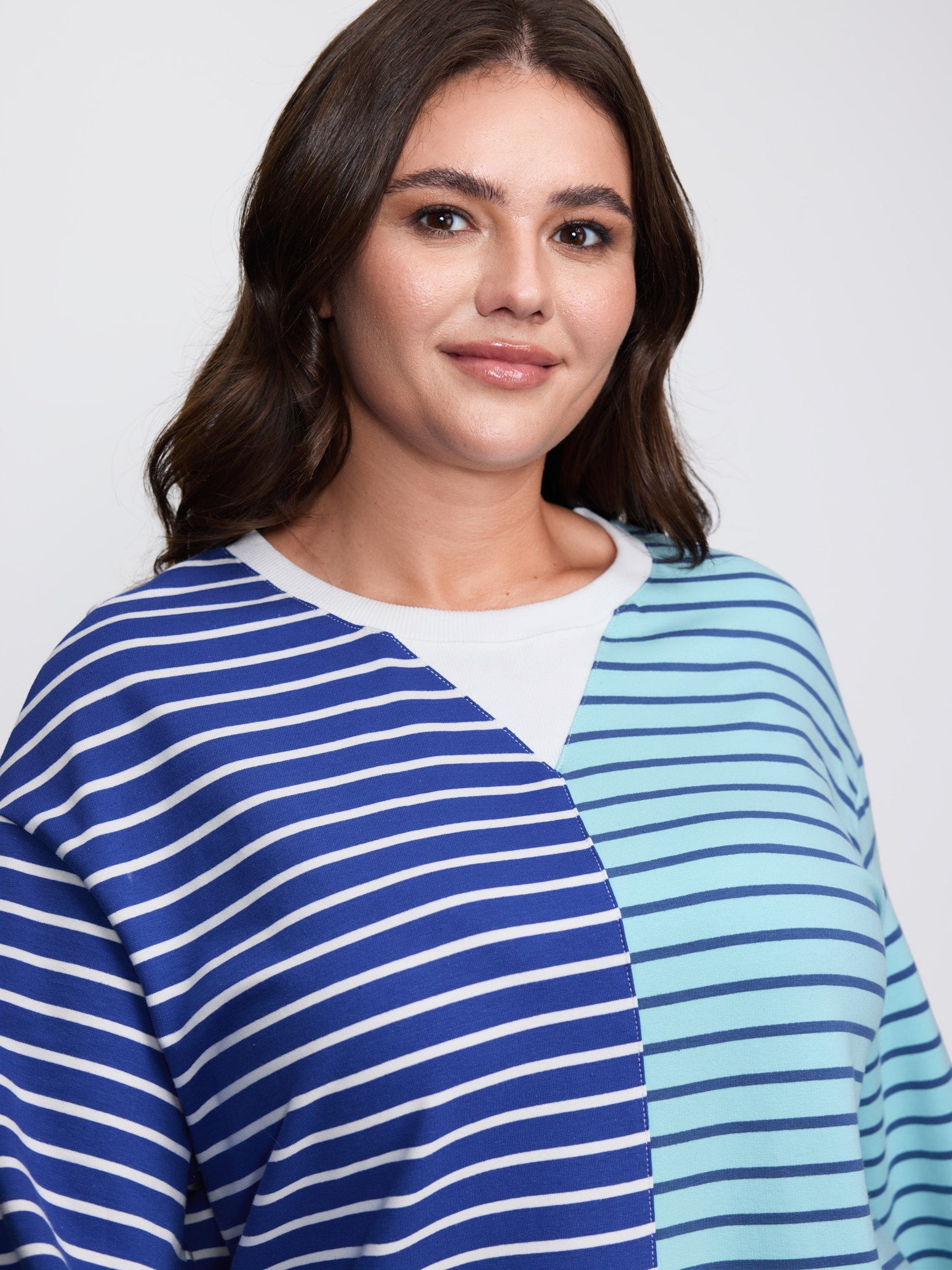 Color Contrast Stripe Print V-Neck Sweatshirt