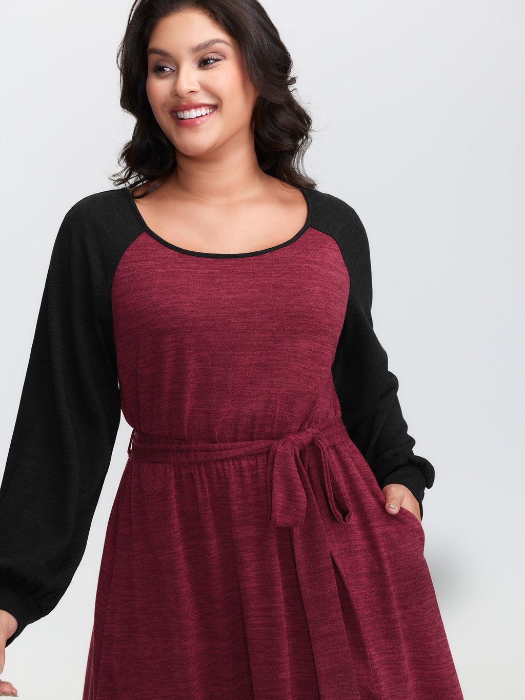 Color Contrast Back Cut-Out Stretchy Midi Dress