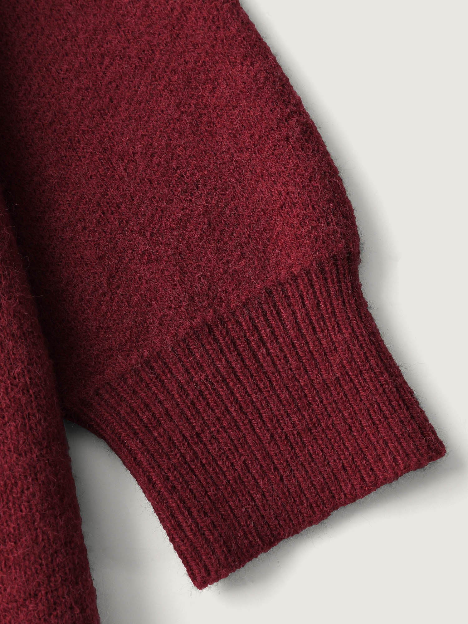 3D Bowtie Color Contrast Pullover