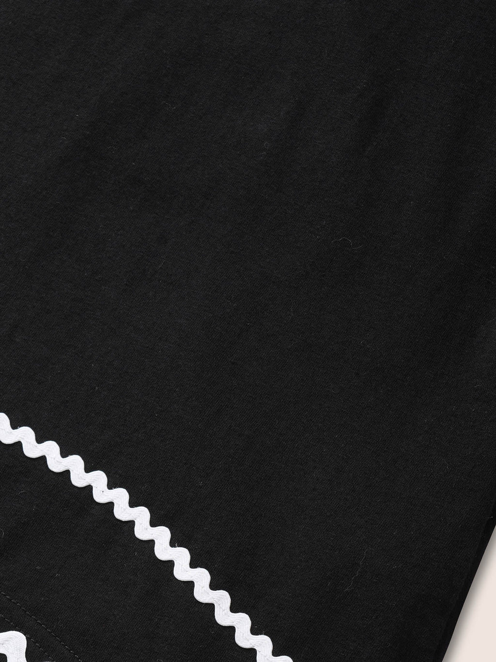 Cotton Contrast Trim Round Neck T-shirt