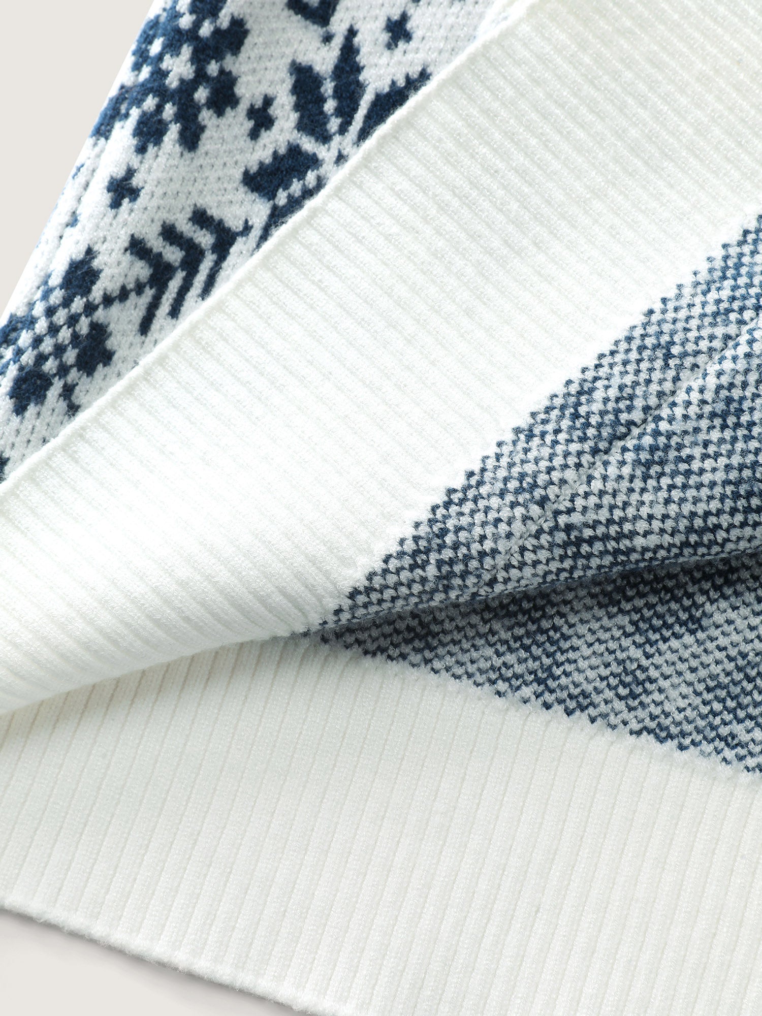 Supersoft Snowflake Jacquard Pattern Pockets Knit Cardigan