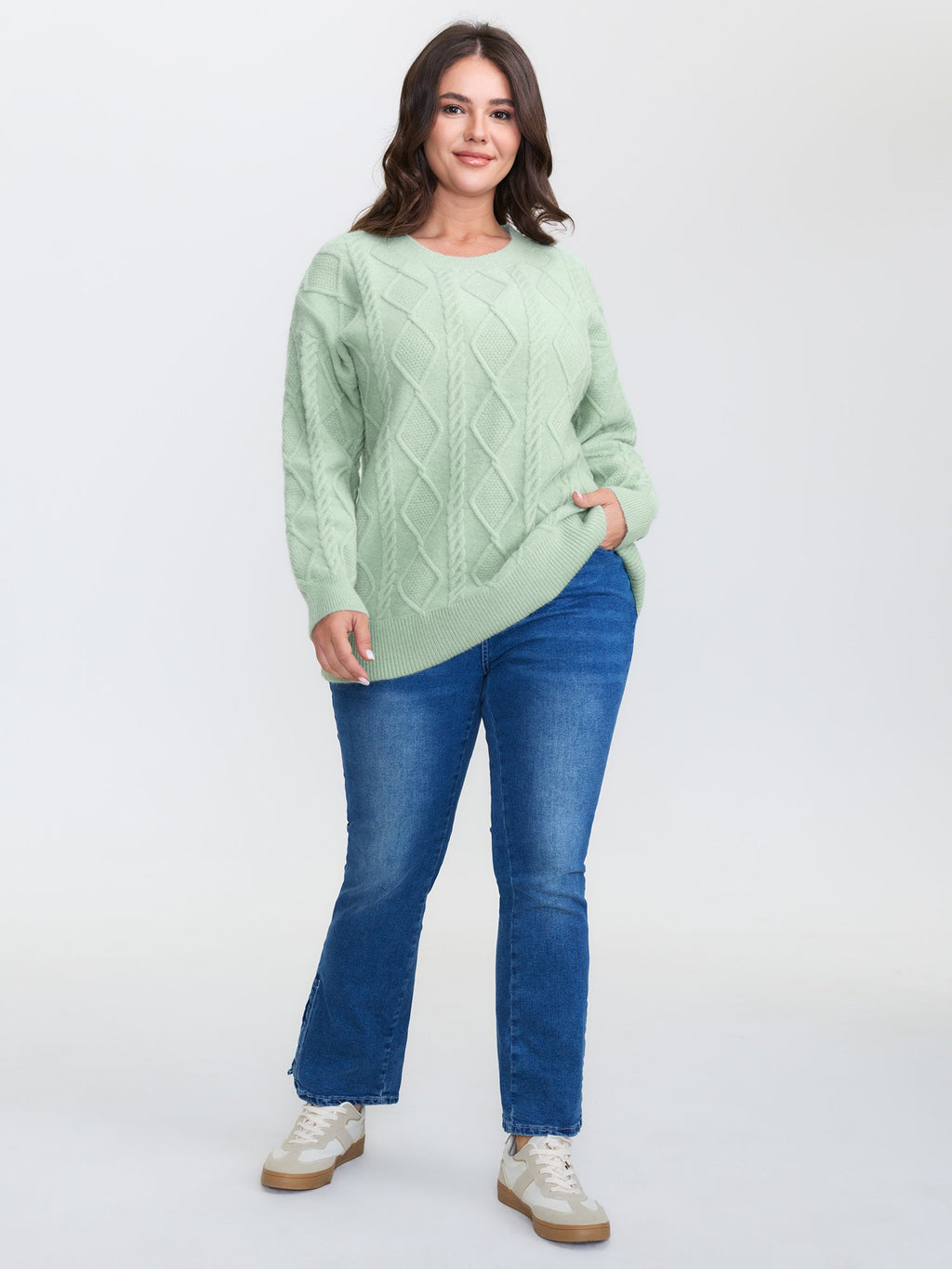 Cableknit Round Neck Ribbed Hem Pullover