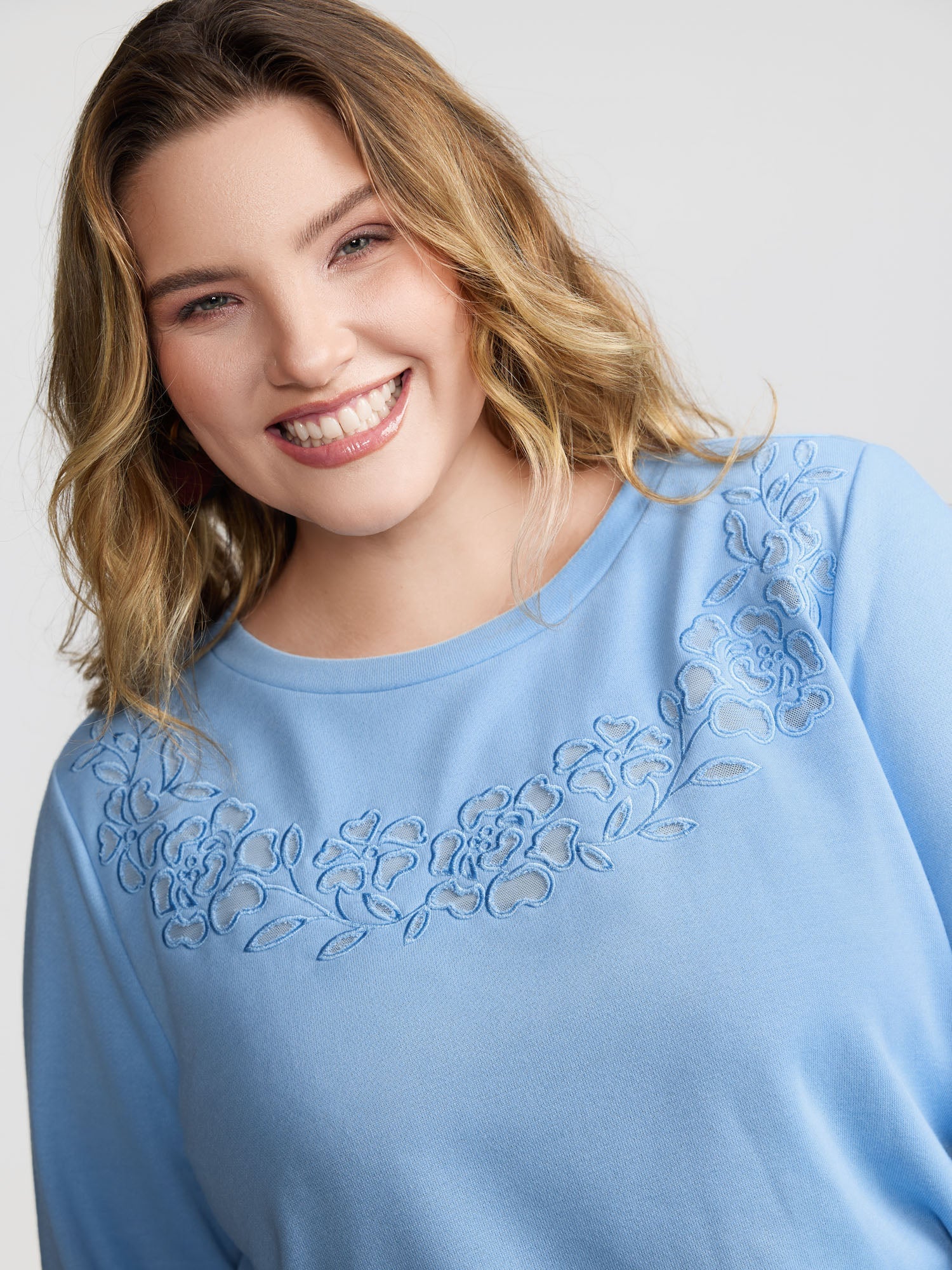 Cut-Out Embroidery Relaxed-Fit Sweatshirt