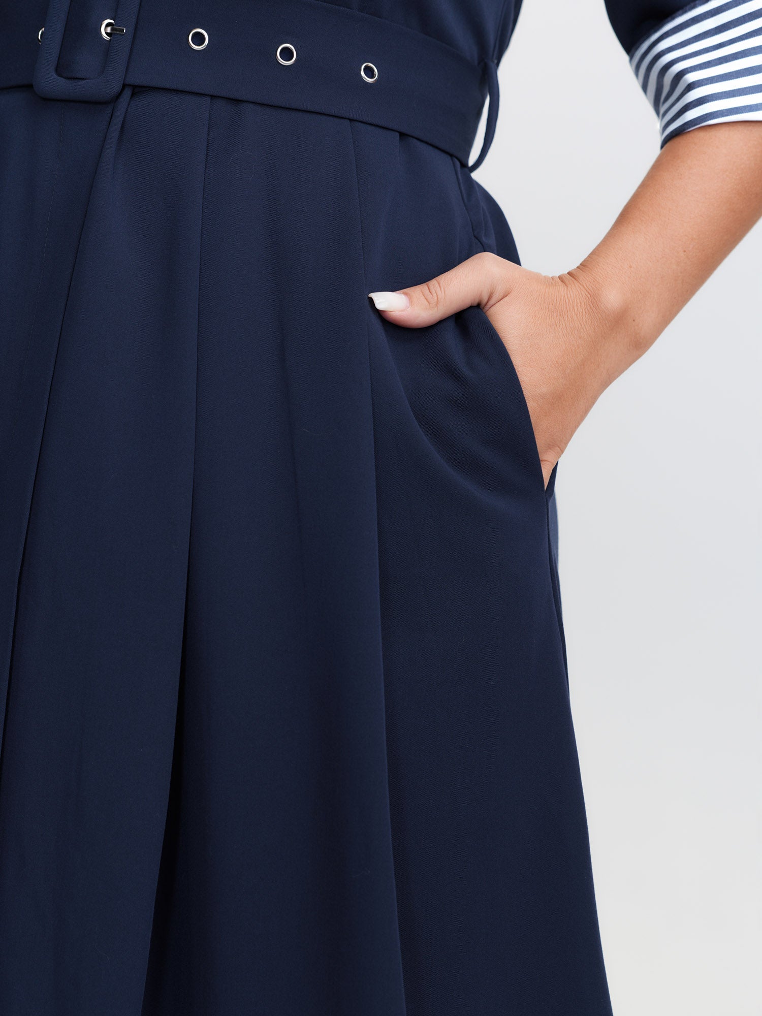 Color Contrast Cuffs Belted Midi Dress