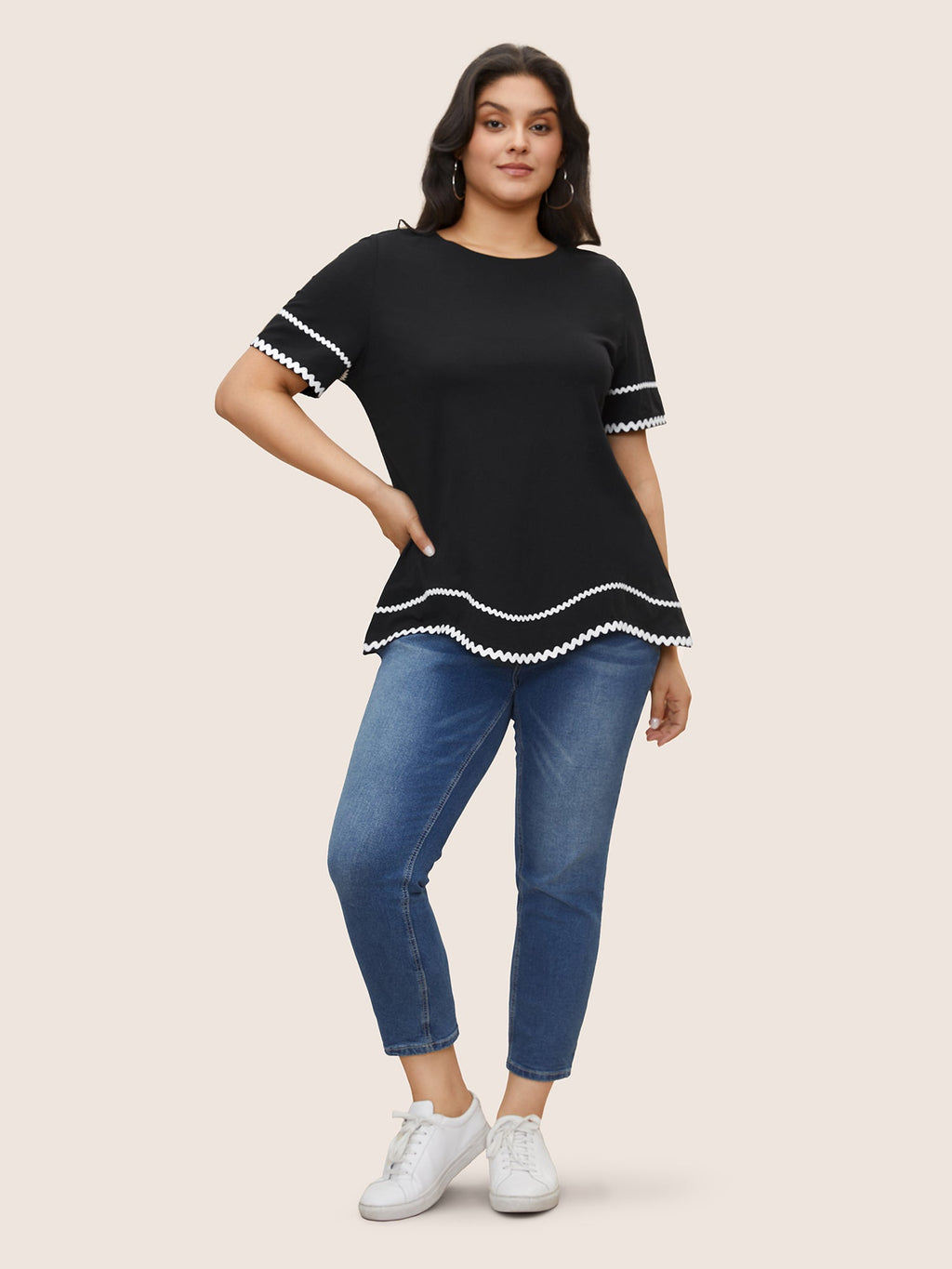 Cotton Contrast Trim Round Neck T-shirt