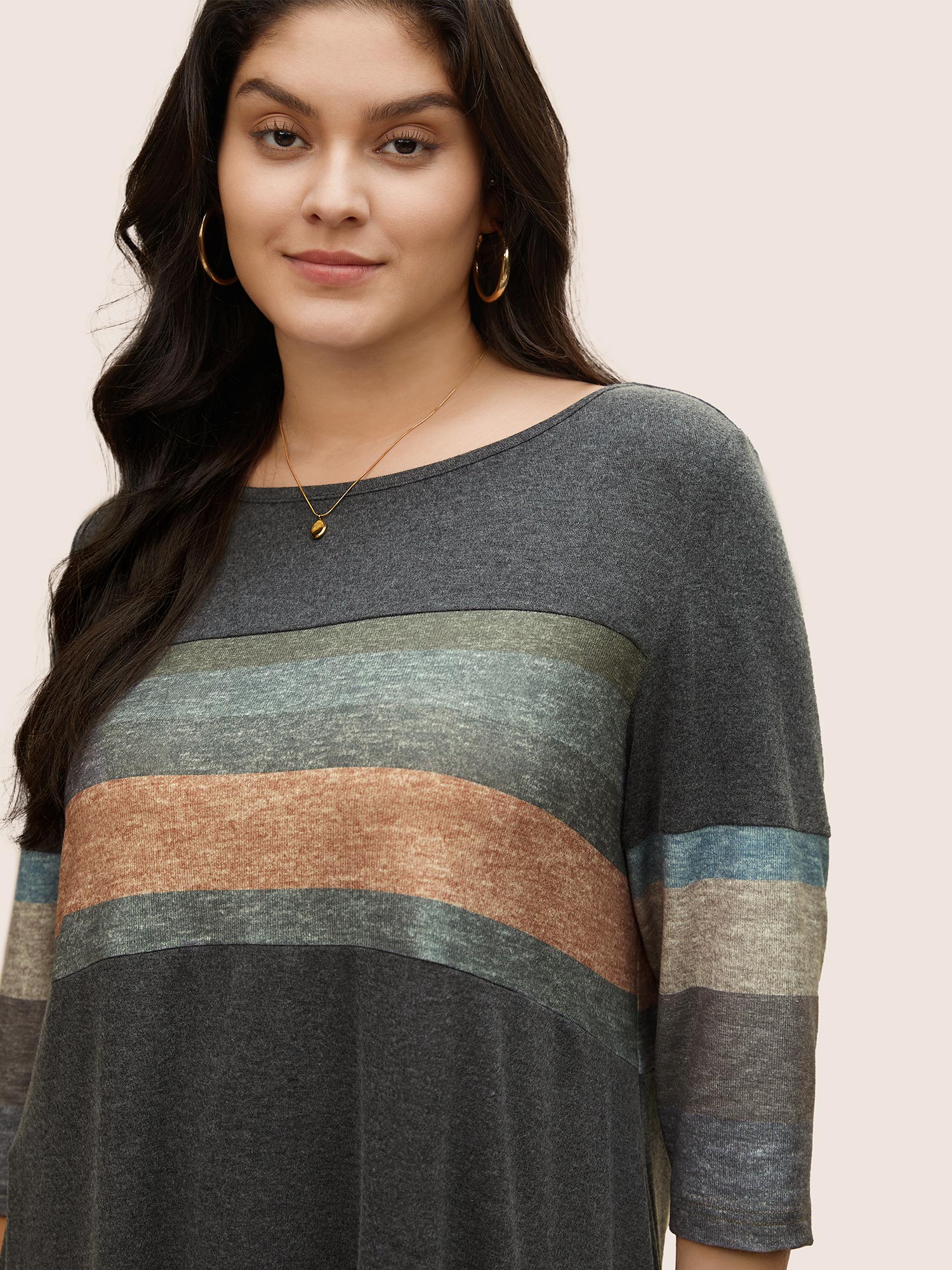 Colorblock Contrast Asymmetrical Hem T-shirt