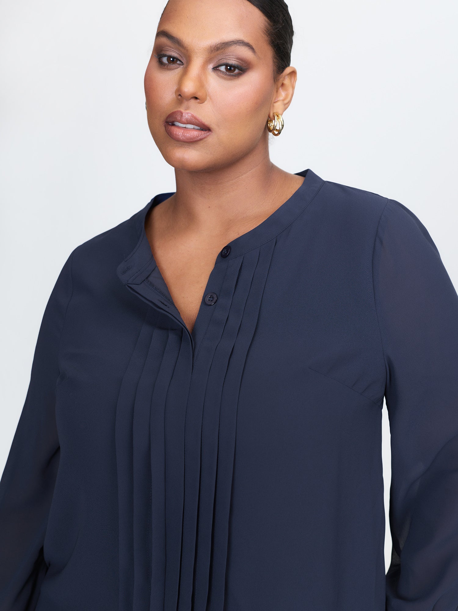 Chiffon Pleated Round Neck Blouse