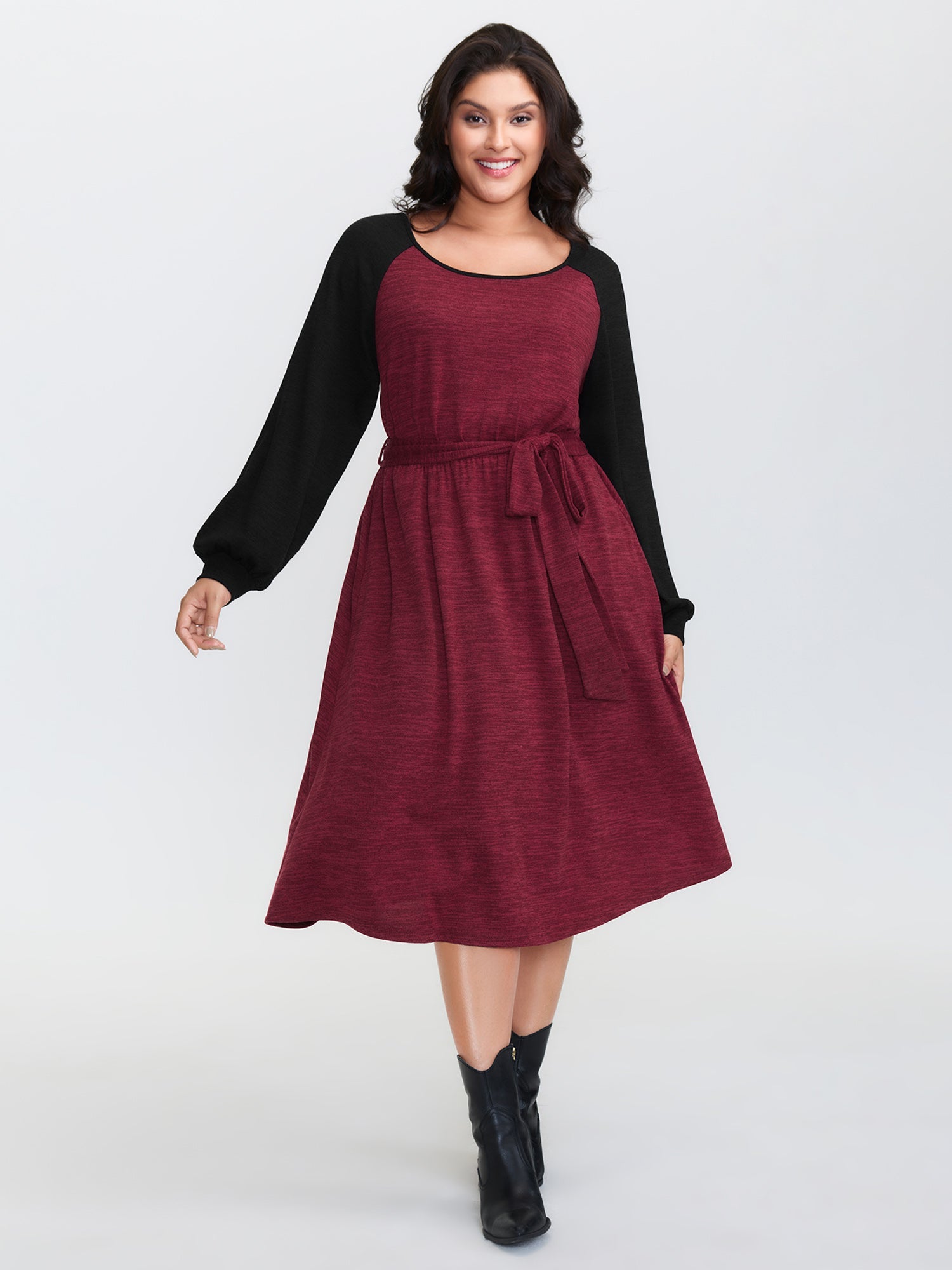 Color Contrast Back Cut-Out Stretchy Midi Dress