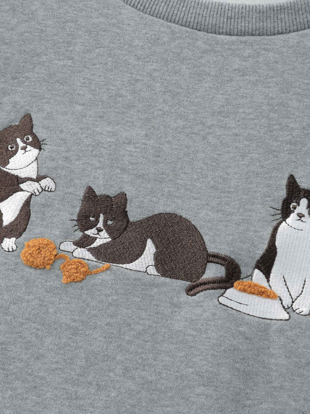 Cat Towel Embroidery Fleece Lined Sweatshirt