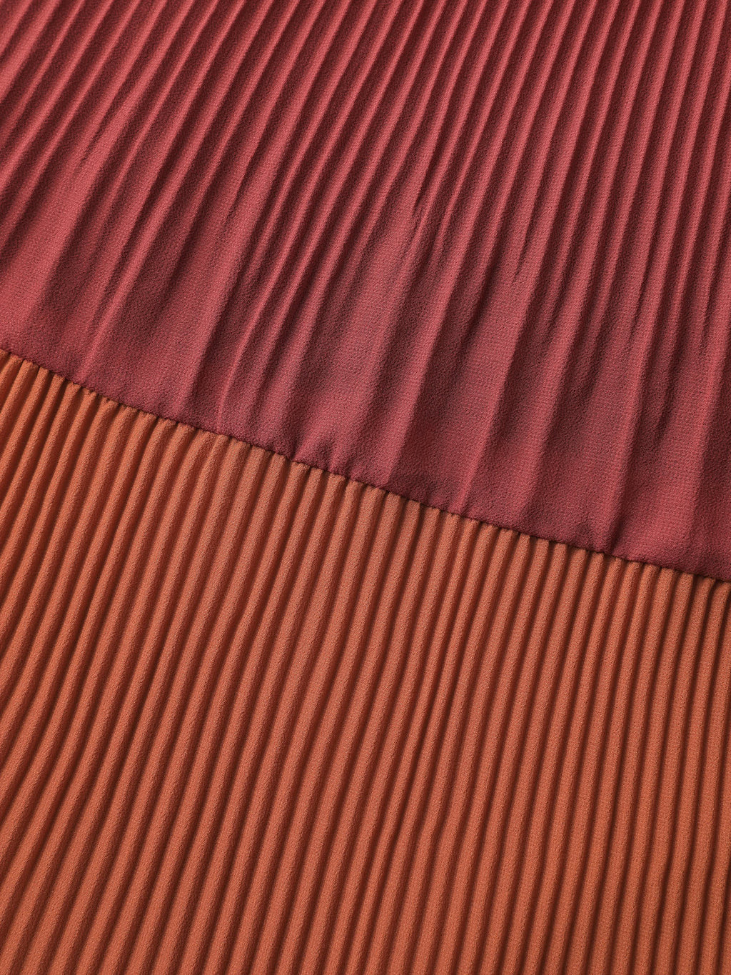 Chiffon Color Contrast Pleated Pockets Maxi Dress