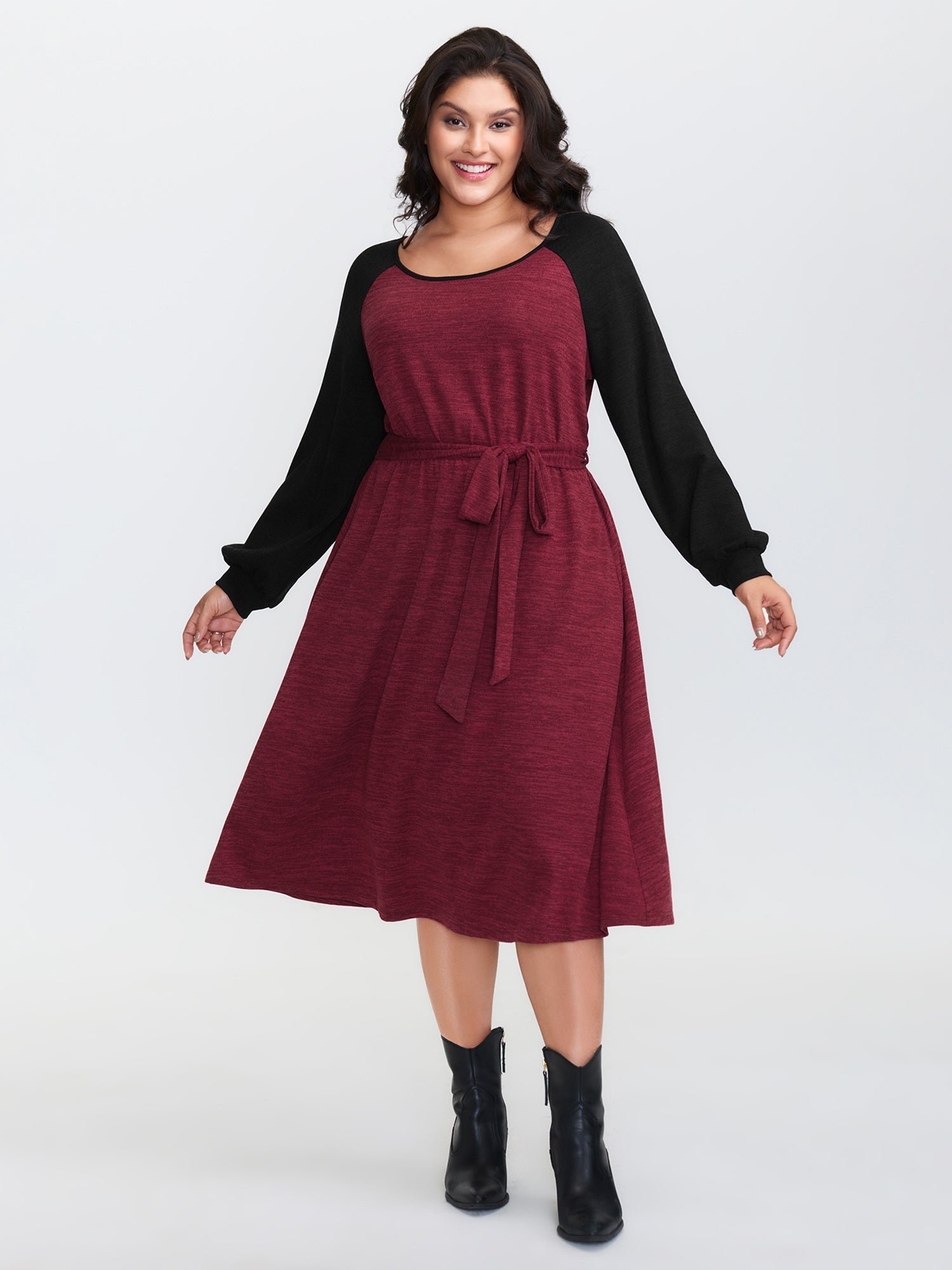 Color Contrast Back Cut-Out Stretchy Midi Dress