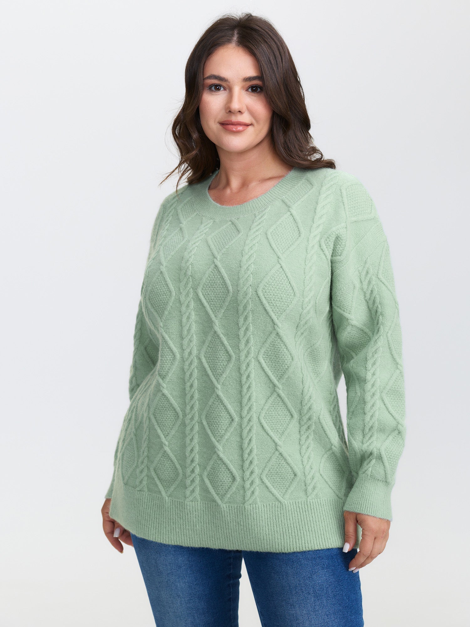 Cableknit Round Neck Ribbed Hem Pullover