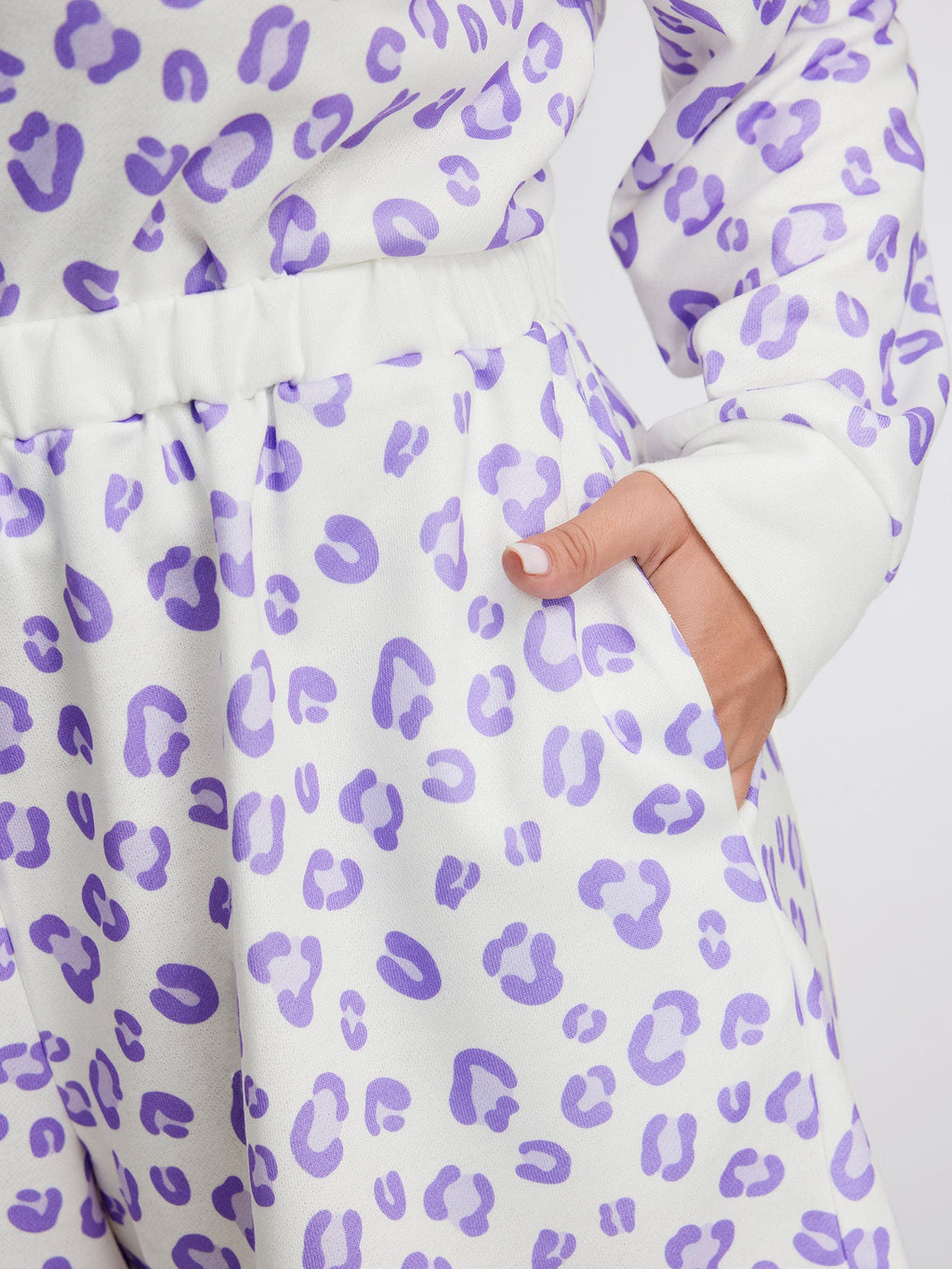 Cozy Leopard Print Contrast Loungewear Set