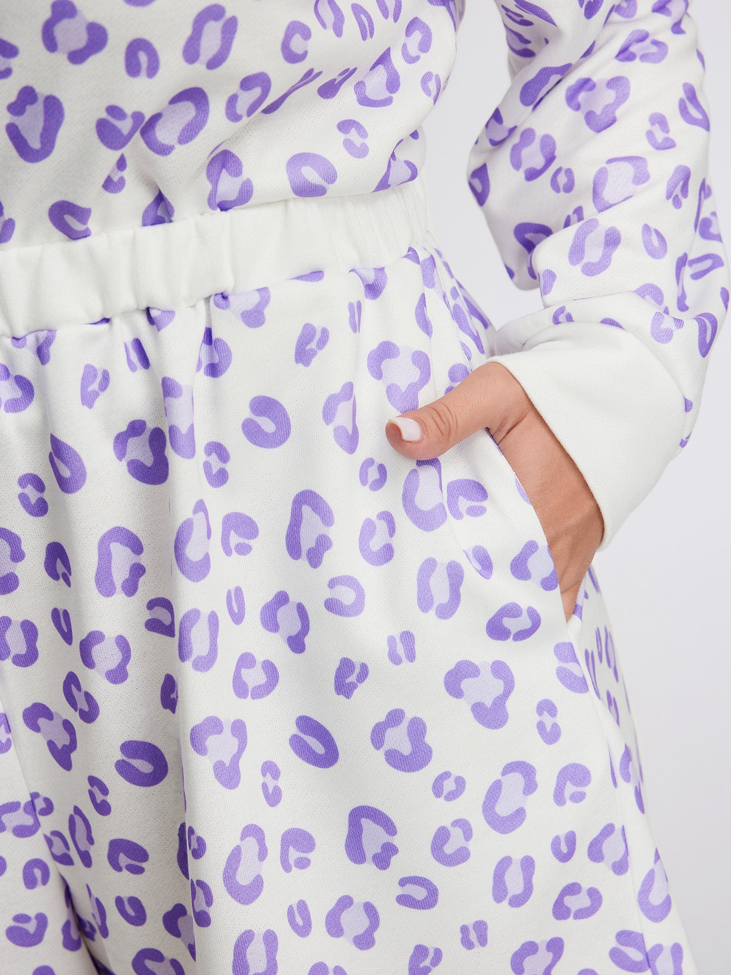 Cozy Leopard Print Contrast Loungewear Set